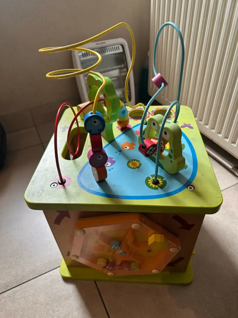 Cubo de actividades de madera para niños - 1