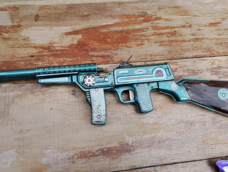 Rifle de juguete vintage de hojalata - 2