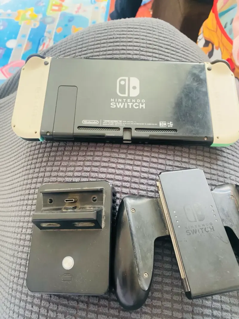 Consola Nintendo Switch con accesorios - 2