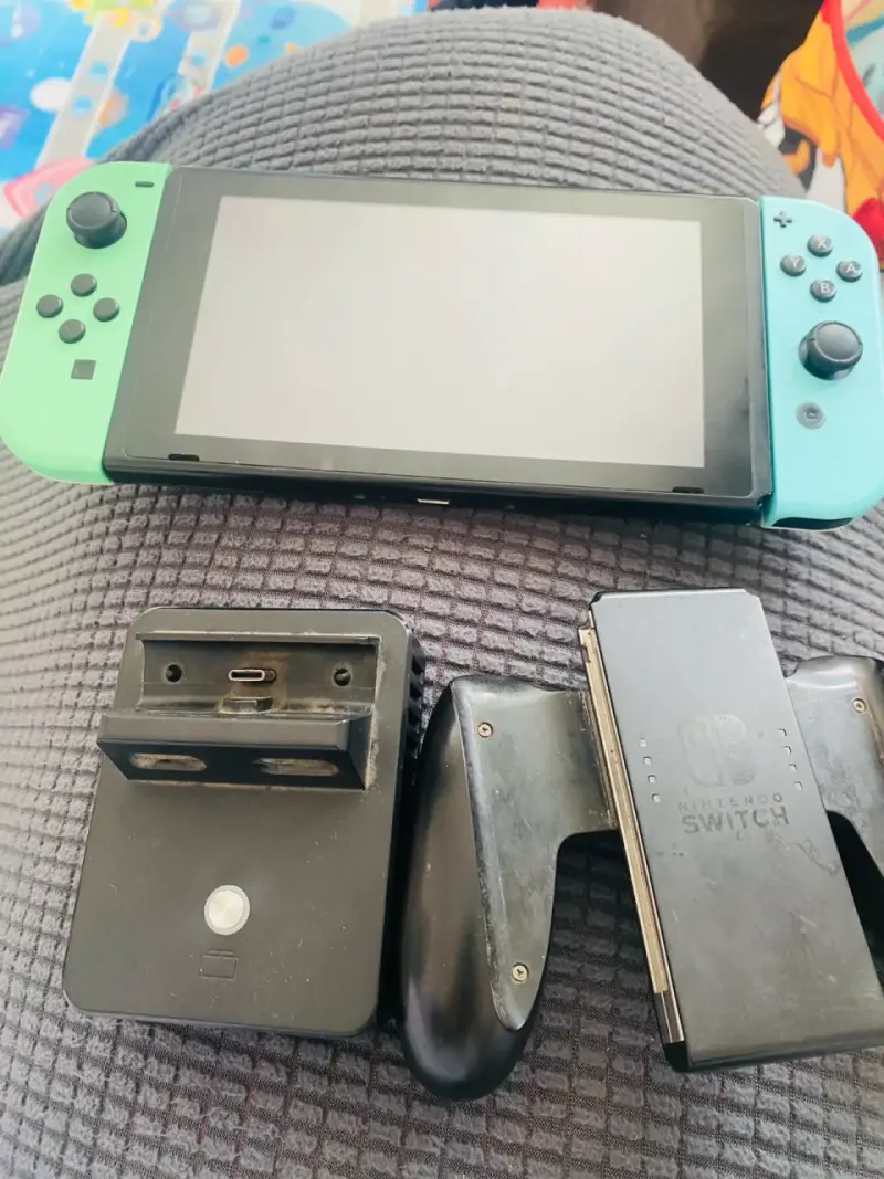 Consola Nintendo Switch con accesorios - 3