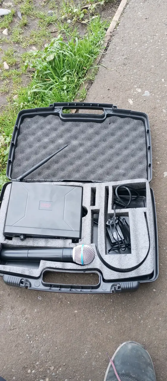 Micrófono Inalámbrico UHF Nutech Modelo 7252 - 2