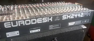 Mezclador de Audio Behringer Eurodesk SX2442FX - miniatura 3