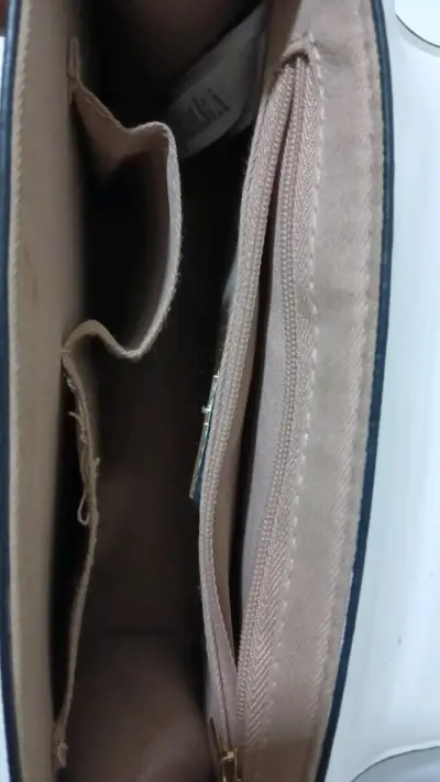 Cartera Aldo con diseño floral y cadena dorada - miniatura 1