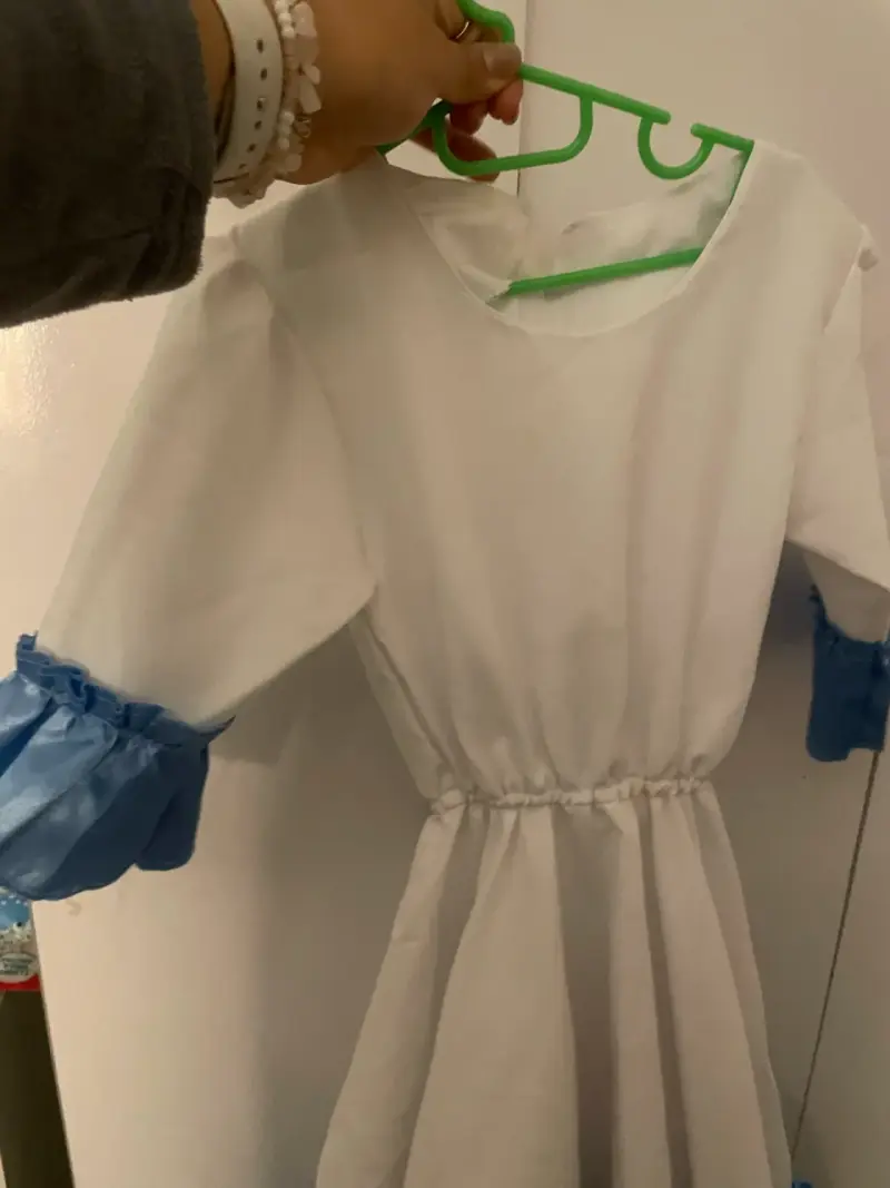 Vestido blanco con azules para niña talla 8 - 3