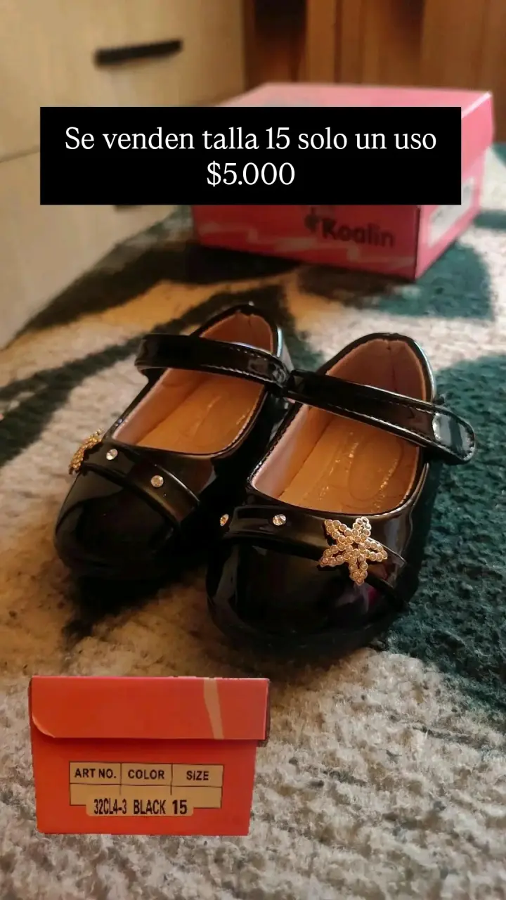 Zapatos de charol negros para niña