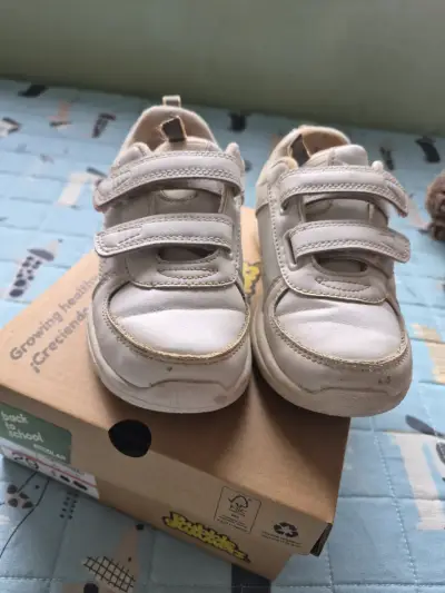 Zapatillas blancas con mariposas para niños Puma - miniatura 4