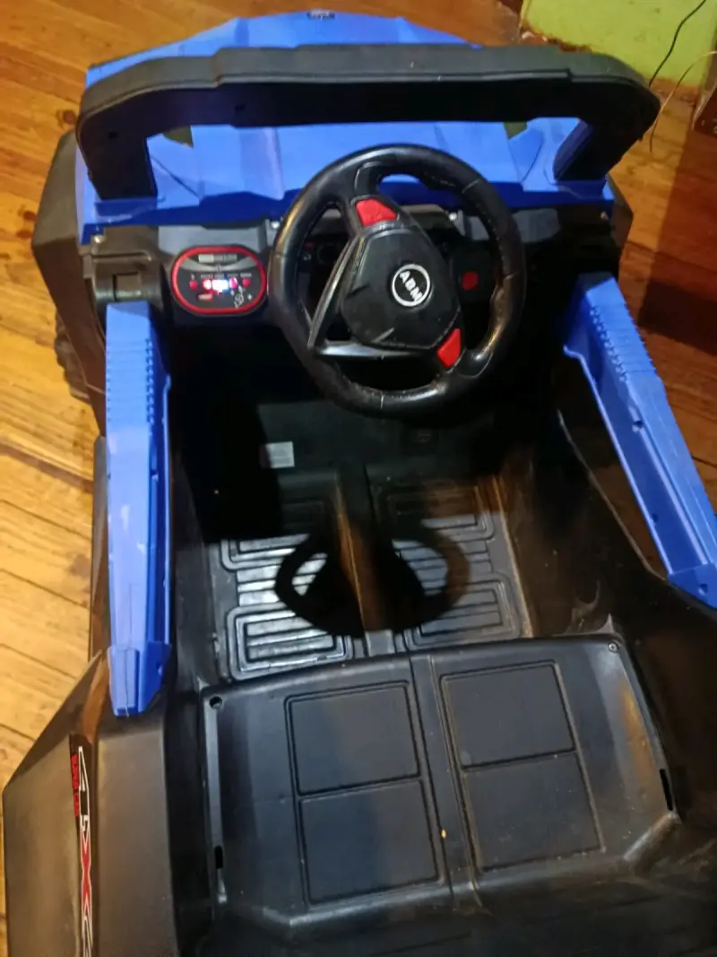 Auto eléctrico para niños 4x4 con control remoto - 5