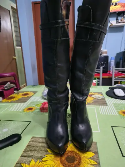 Botas de cuero negras con tacón alto - miniatura 3