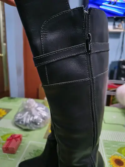 Botas de cuero negras con tacón alto - miniatura 4