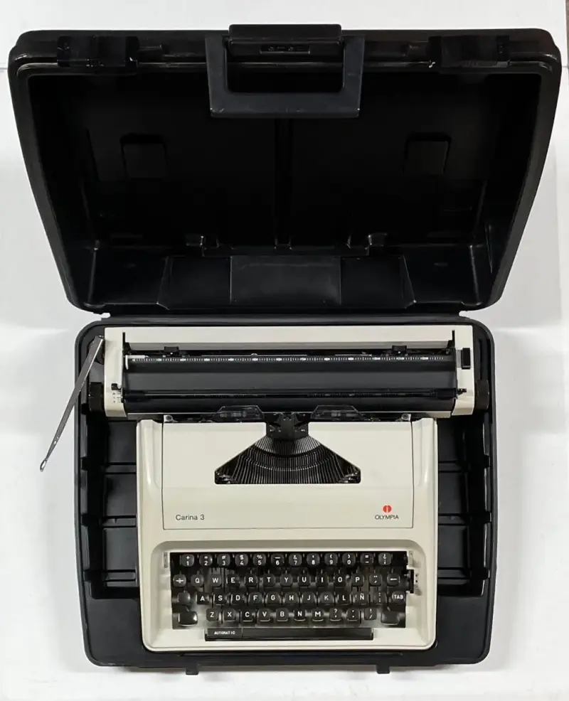 Máquina de escribir Olympia Carina 3 con estuche - 3