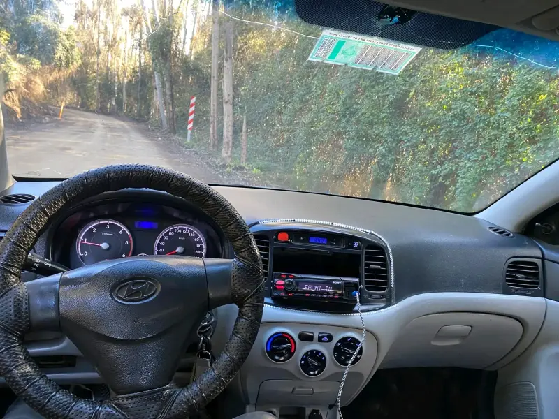 Hyundai Accent 2010 en buen estado - 4