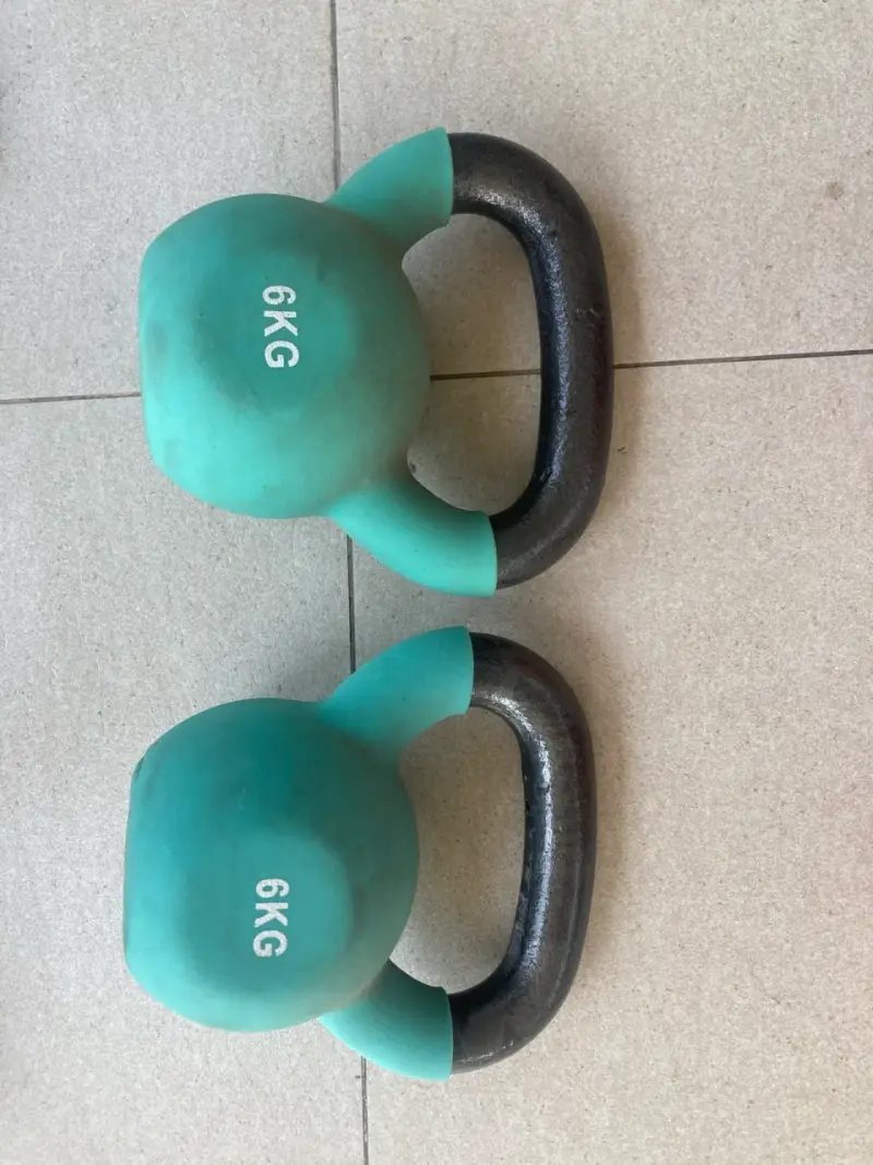 Set Kettlebell de Hierro 20, 12 y 6 kg (5 en total - 3