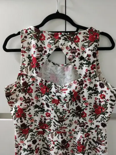 Blusa sin mangas con estampado de aves - miniatura 2