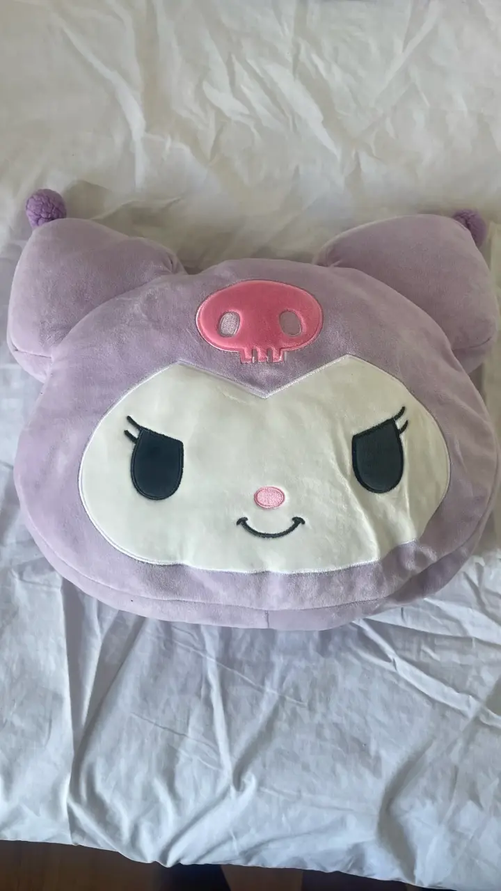 Cojín de peluche Kuromi suave y decorativo