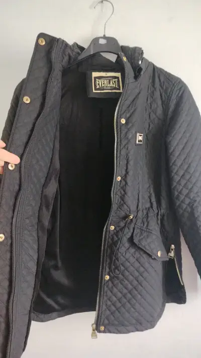 Chaqueta acolchada negra Everlast con capucha - miniatura 3