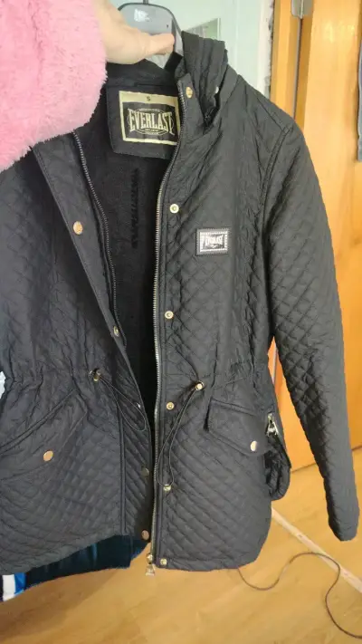 Chaqueta acolchada negra Everlast con capucha - miniatura 5