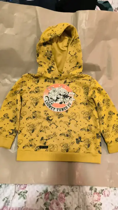 Polerón infantil Looney Tunes amarillo con capucha - miniatura 1