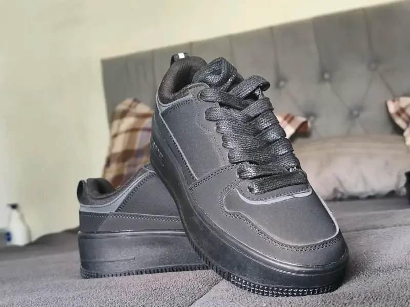 Zapatillas negras unisex - 1
