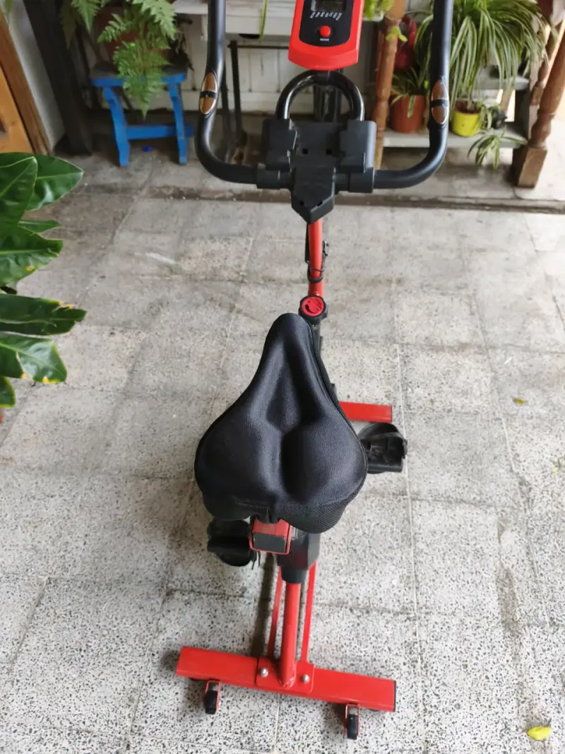 Bicicleta estática roja Yep Sport con monitor - 5
