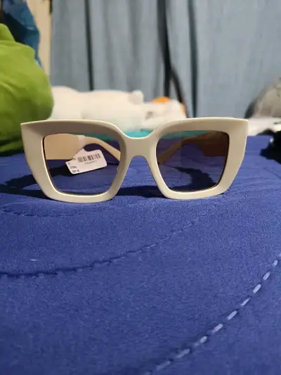 Gafas de sol cuadradas Michael Kors blancas - miniatura 1