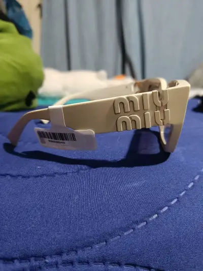 Gafas de sol cuadradas Michael Kors blancas - miniatura 2