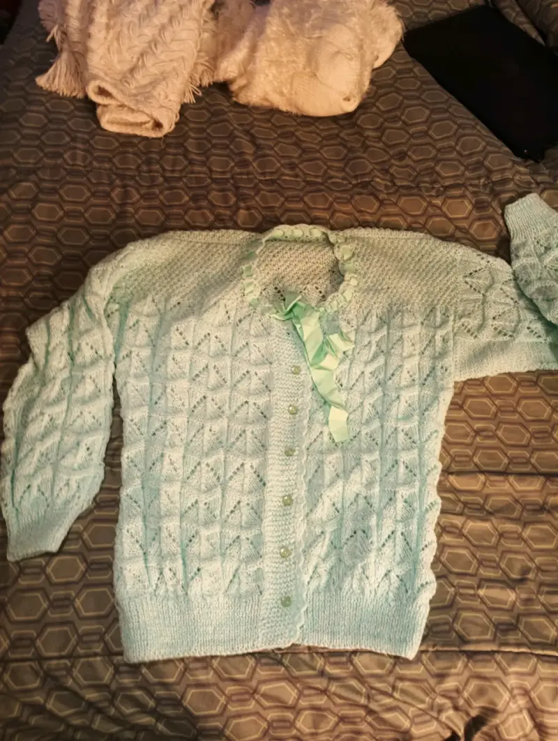 Cardigan tejido verde menta con botones