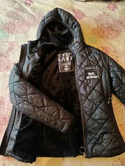 Chaqueta acolchada negra Everlast para mujer - miniatura 1