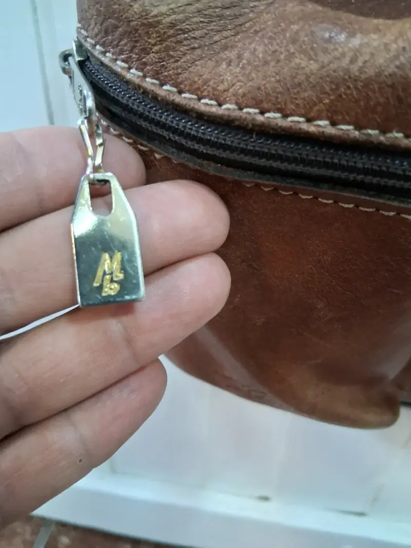 Mochila de cuero marrón con diseño vintage - 5