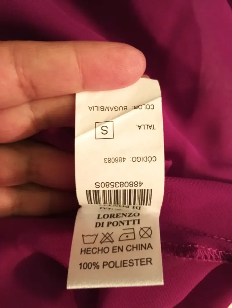 Blusa fucsia con detalles brillantes - 2