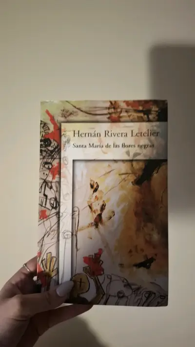 Libro 'Santa María de las flores negras' - miniatura 1