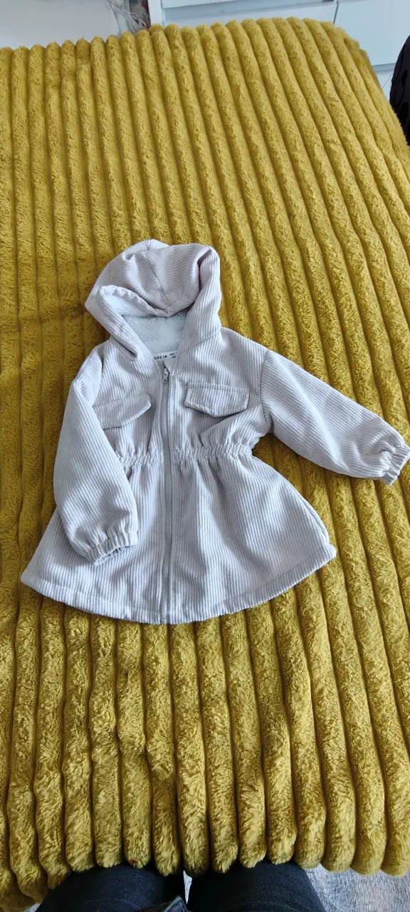 Chaqueta de bebé con capucha Shein beige - 2