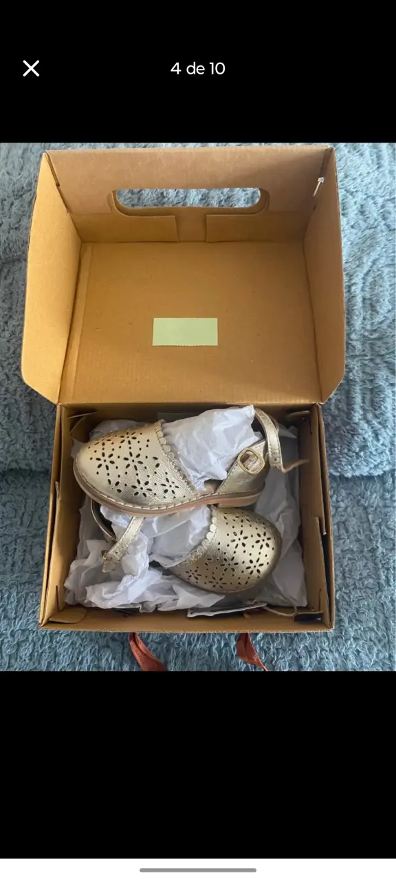 Sandalias doradas para niña Hush Puppies - 4