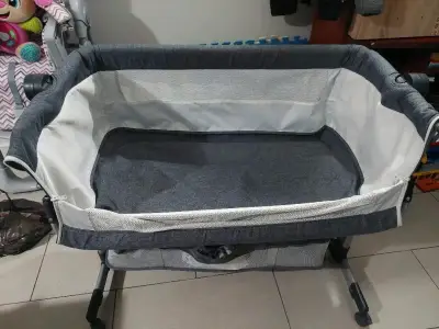 Cuna colecho gris con malla transpirable - miniatura 3