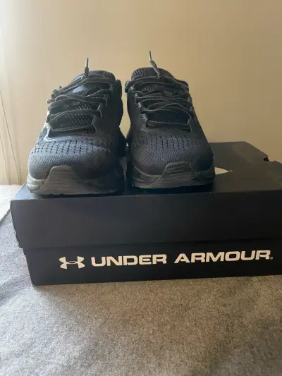 Zapatillas deportivas Under Armour HOVR negras - miniatura 1