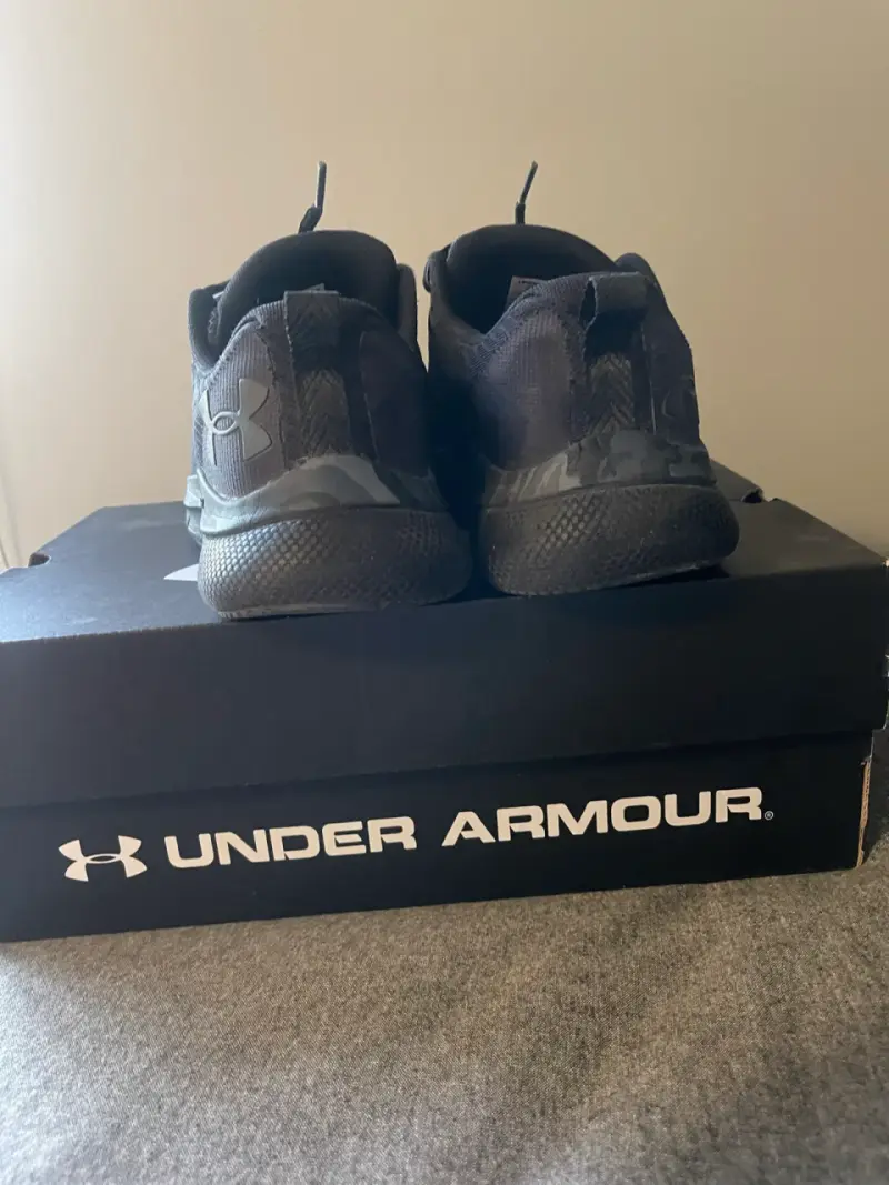 Zapatillas deportivas Under Armour HOVR negras - 5