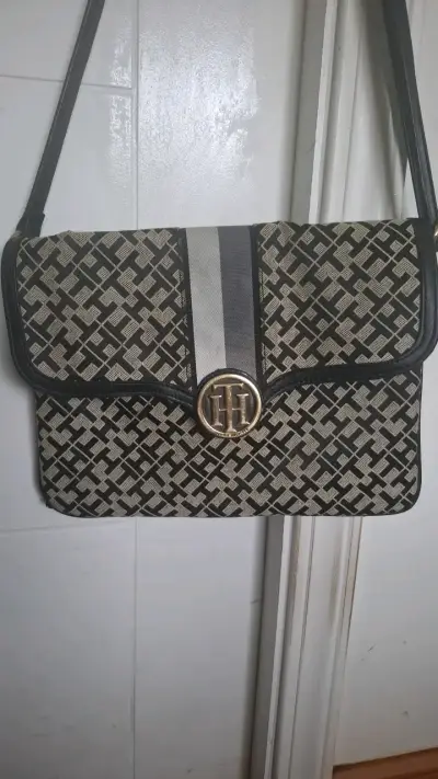 Cartera de hombro con diseño geométrico - miniatura 1