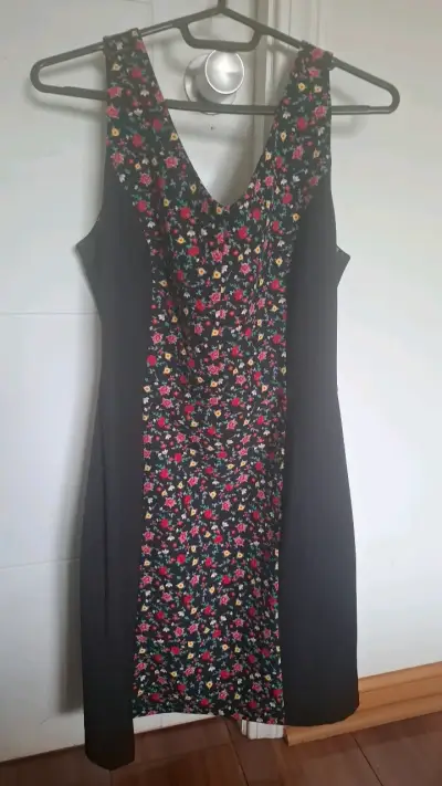 Vestido floreado sin mangas talla 40 marca IO - miniatura 1