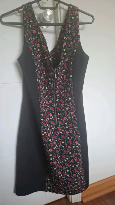 Vestido floreado sin mangas talla 40 marca IO - miniatura 3