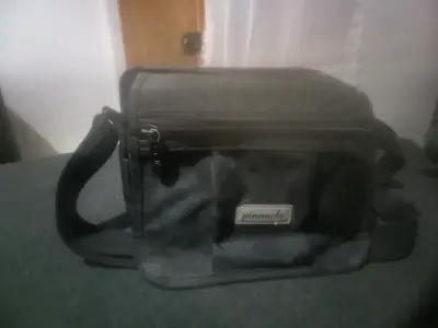 Cámara de video con bolso y cargador - miniatura 3