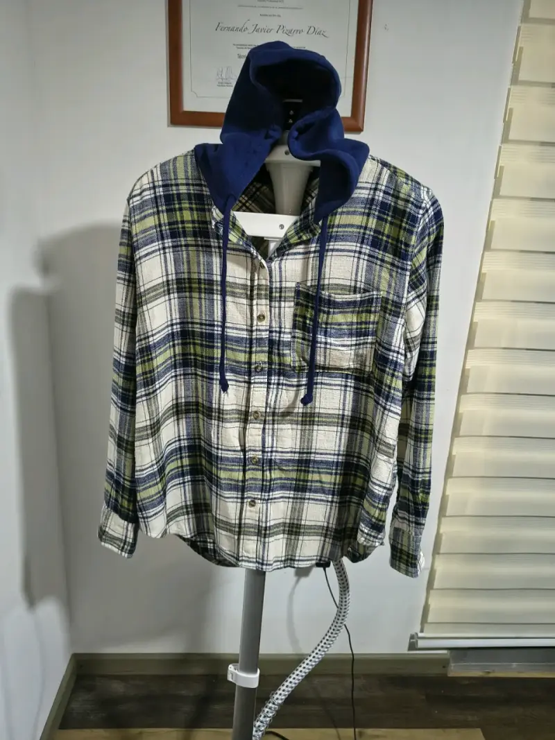 Camisa de franela con capucha a cuadros