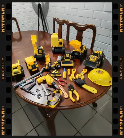 Set de vehículos de construcción y herramientas de juguete - miniatura 1
