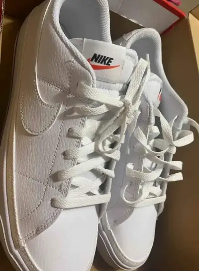 Zapatillas deportivas blancas Nike - miniatura 1