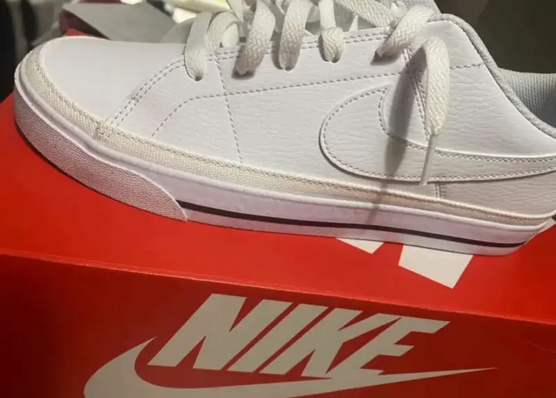 Zapatillas deportivas blancas Nike - 4