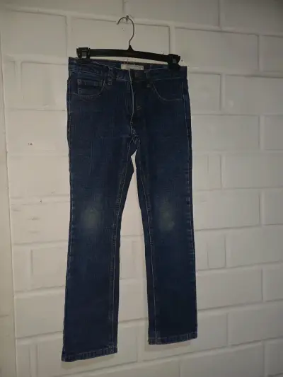 Jeans de mezclilla para mujer en buen estado - miniatura 1