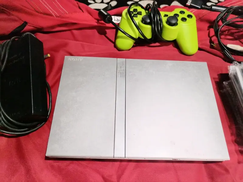 Consola Sony PS2 Slim con control verde - 2