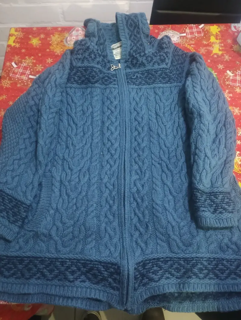 Chompa de lana azul con cierre para mujer