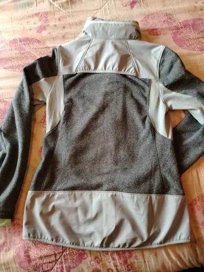 Chaqueta polar Quechua gris con capucha - miniatura 2