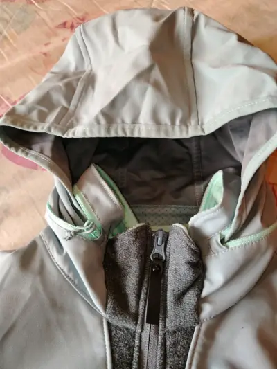 Chaqueta polar Quechua gris con capucha - miniatura 4