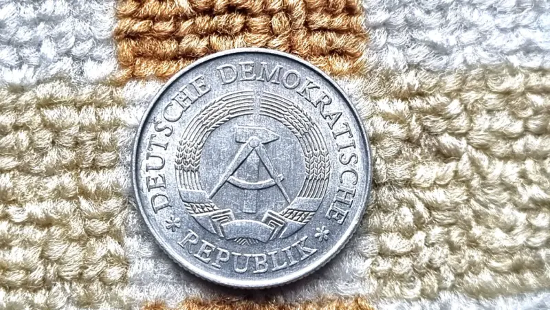 Billete 20 Marcos RDA,1964. 2 monedas RDA. - 5