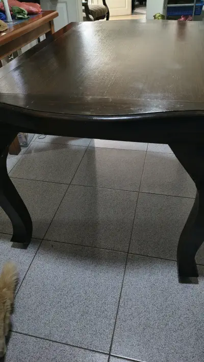 Mesa de comedor de madera oscura - miniatura 4